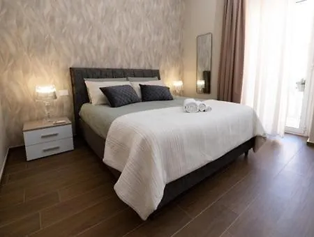 Apartment Dream House-camilla